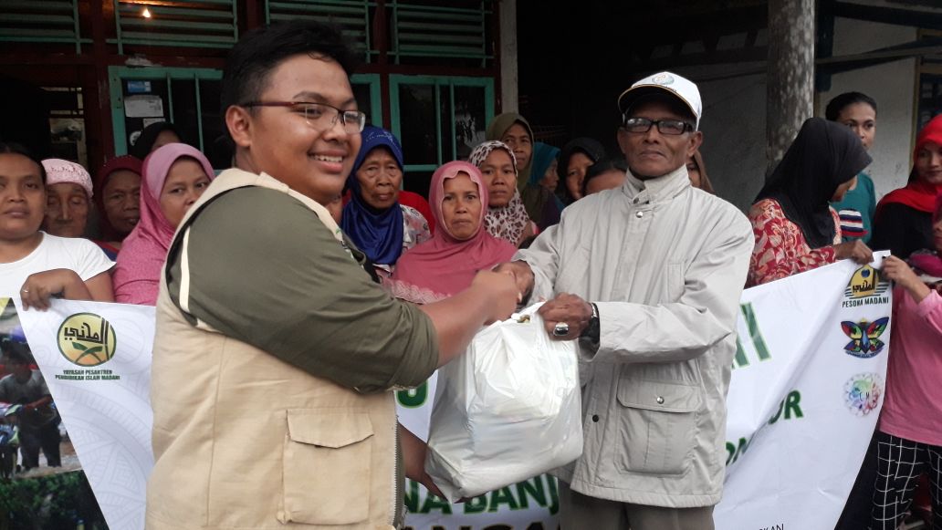 PENYALURAN BANTUAN KEMANUSIAAN BAJIR PANGANDARAN